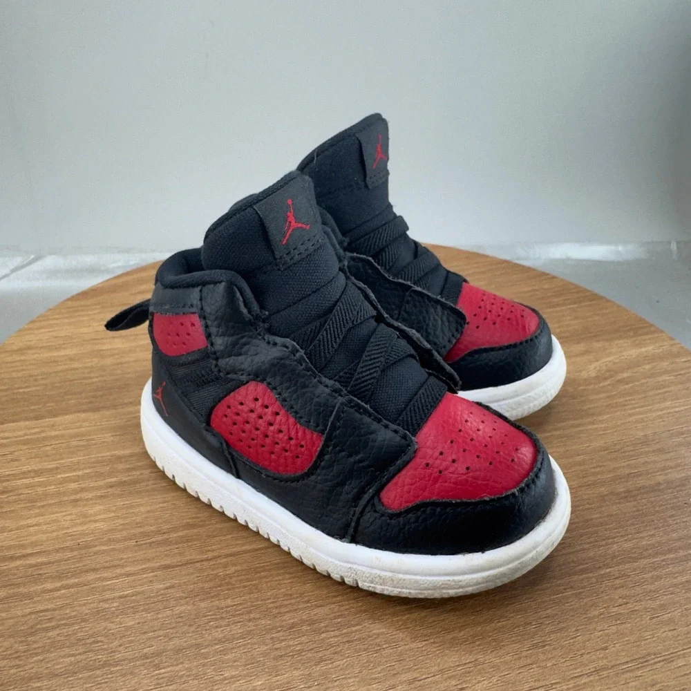 Jordan 1 Mid Toddler 5C Black Red AV7944-006 Basketball Sneakers Streetwear